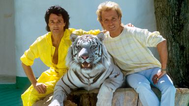 Illusionist duo Siegfried (r) and Roy (l) in Las Vegas on 13 June 1986. Pic: AP